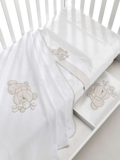 Erbesi Birba baltas / vintažinis menas. 100853 Vaikų antklodė / antklodė su siuvinėjimu ir aplikacija 110x130 cm