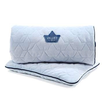 „La Millou“ aksomo kolekcijos antklodė ir vidurinės pagalvės milteliai, mėlyni. 95358 Aukščiausios kokybės antklodė ir pagalvė