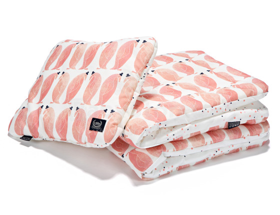 „La Millou“ menas. 84018 „Bedclouthes S Penguin Pepe & Confetti Pink“ Aukščiausios kokybės antklodė ir pagalvė