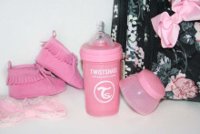 Twistshake Anti Colic Art.78261 Pastel Pink Anti-cold feeding shaker bottle 330 ml