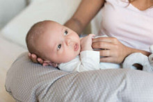 La Bebe™ Snug Nursing Maternity Pillow  Art.111352 White&Beige Stars Подковка для сна, кормления малыша 20x70cm
