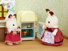 Sylvanian art.5014 Šokoladinio triušio motina su šaldytuvu