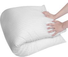 La Bebe™ Easy Maternity Pillow 135x40 Art.139187 Memory Foam  Многофункциональная подушка для сна с наполнителем из Memory Foam (особенно мягкий и тихий наполнитель) 135 x 40 cm