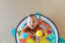 INFANTINO Kilimėlis-maniežas su kamuoliukais „Vėžliukas“