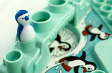 Ikonka Art.KX8564 Family game penguin race ice chinoiserie