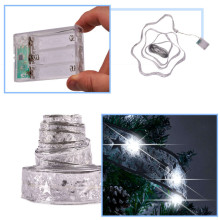 Ikonka Art.KX4352_1 LED juosta 10m 100LED Kalėdų eglutės žibintai Kalėdų dekoracijos šaltai balta su baterijomis