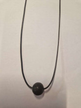 La bebe™ Jewelry Natural Stone Necklace kaklarota ar vulkanīsko lavu (1 melna bumbiņa) 12mm