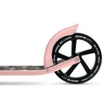 Soke City skrejritenis melnā un rozā krāsā
