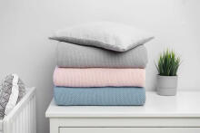 Knitted cot set with muslin - grey