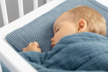 Knitted cot set with muslin - pink
