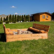 Bebe Basic Wood Sandbox Art.199231 Natural  sandbox with a lid and a bench, 120x120 cm