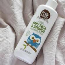 Pure Beginnings Kids Baby Wash Art.251278 Drėkinamasis, raminamasis ir atkuriamasis kūno ir plaukų prausiklis be muilo su raminančiu miško kvapu, 250 ml