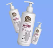 Pure Beginnings Kids Baby Wash Art.251282 Raminantis ir drėkinantis kūno ir plaukų prausiklis be muilo su apelsinų aliejumi ir raudonosios rožės ekstraktu, 250 ml