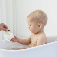 Natruba Bath Toy Peacock Art.251332 Povas pagamintas iš 100 % natūralios gumos