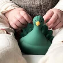 Natruba Bath Toy Peacock Art.251332 Povas pagamintas iš 100 % natūralios gumos