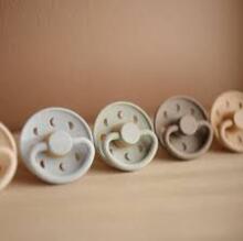 Frigg Moon Phase Round Latex Art.76291421 Cream/Sage Pacifier (nipple) made of 100% natural rubber 0-6 months (2 pcs.)