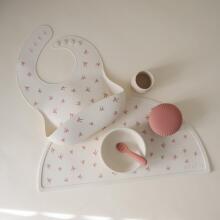 Mushie Silicone Bib Art.100407 Kūdikio seilinukas pagamintas iš 100 % aukštos kokybės silikono