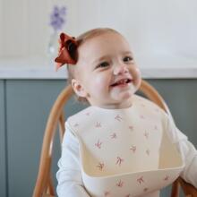 Mushie Silicone Bib Art.2500354 Kūdikio seilinukas pagamintas iš 100 % aukštos kokybės silikono
