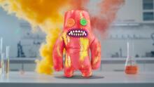 Fuggler Laboratory Misfits by ZURU juokingas bjaurus monstras, pliušinis kolekcinis žaislas – Sasquoosh - raudona ir geltona, vaikiškas minkštas žaislas