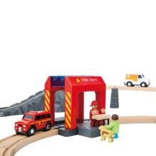 Tooky Toy medinis gaisrininkų traukinys greitosios pagalbos automobiliu 70 vnt.