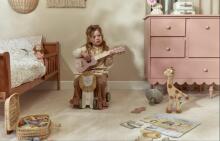 Little Dutch medinė gitara Safari Friends Pink FSC Art.7471