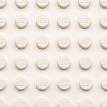 Pagaminta Švedijoje „Bygglek Art“. 103.542.08 „Lego®“ dėžutė su dangteliu