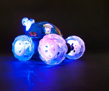 „TLC Kidz Art.B4B“ nuotolinio valdymo automobilis su žibintais ir muzika