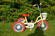 Velo Machine Sparite Tricycle  trīsritenis - ar stipru tērauda rāmi, riteņiem ar gumijas riepām Dzeltens