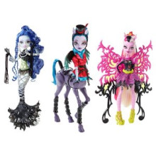 „Mattel Monster High CCM65 Freaky Fusion Avea Trotter Makeover Doll“
