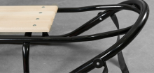 Gusio OP Sledge Art.72560 Black Kokybiškos vaikiškos medinės / metalinės rogės iš metalo ir medžio su nugara ir su stumiama rankena