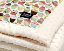 „La Millou“ menas. 83419 Kūdikių antklodės storio „Cupcakes Ecru Premium“ dvipusė antklodė (65x75 cm)