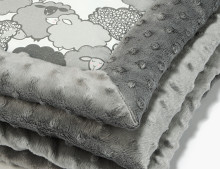 La Millou Art. 83428 Infart Blanket Graphite Sheep Family Grey Высококачественное детское двустороннее одеяло от Дизайнера Ла Миллоу (65x75 см) 