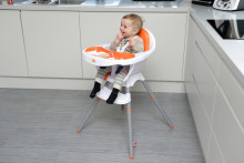 Baby Maxi 1513 oranžinė daugiafunkcinė kėdutė